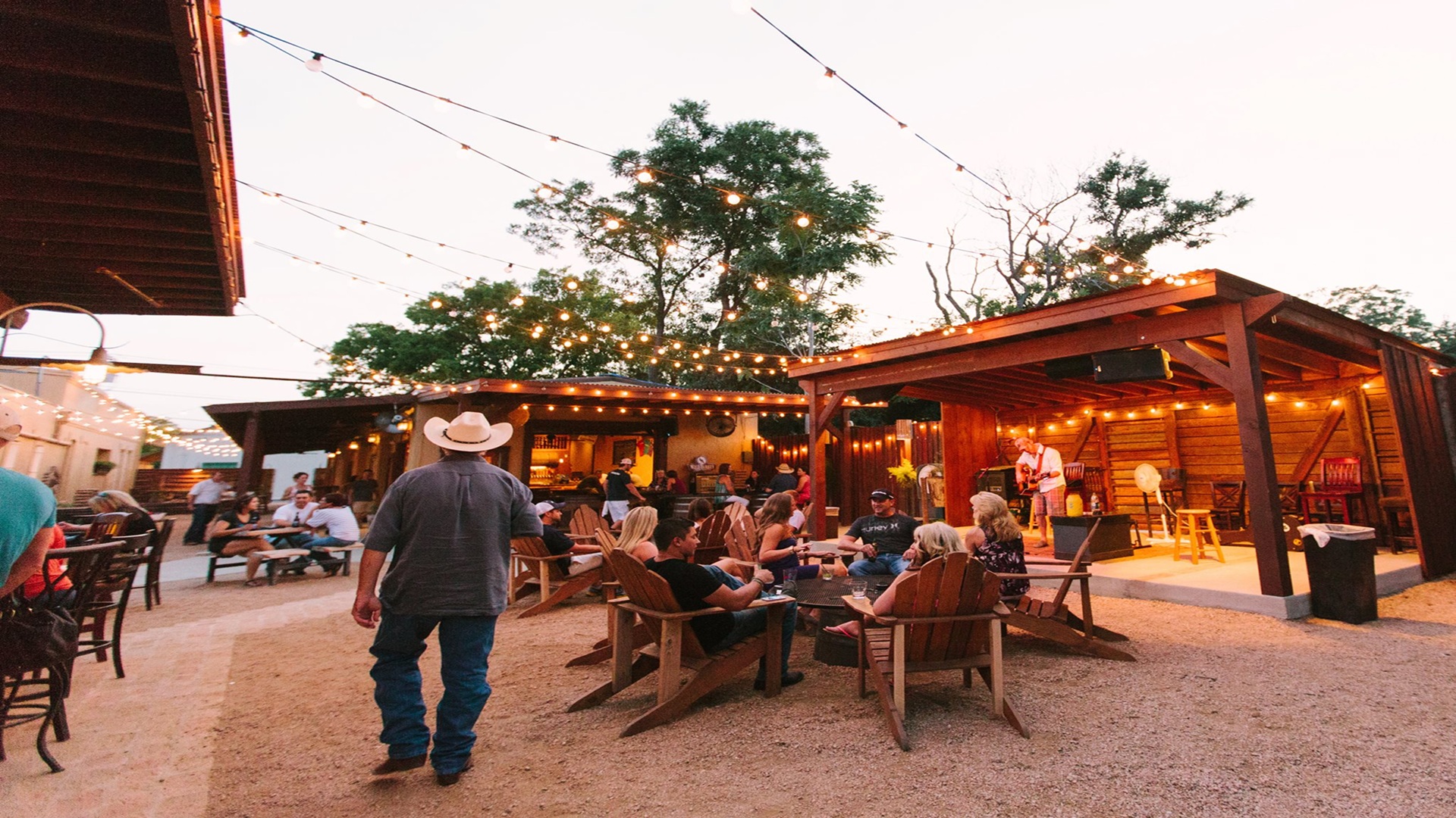 Open Mic with Luke Leverett at Pour Haus