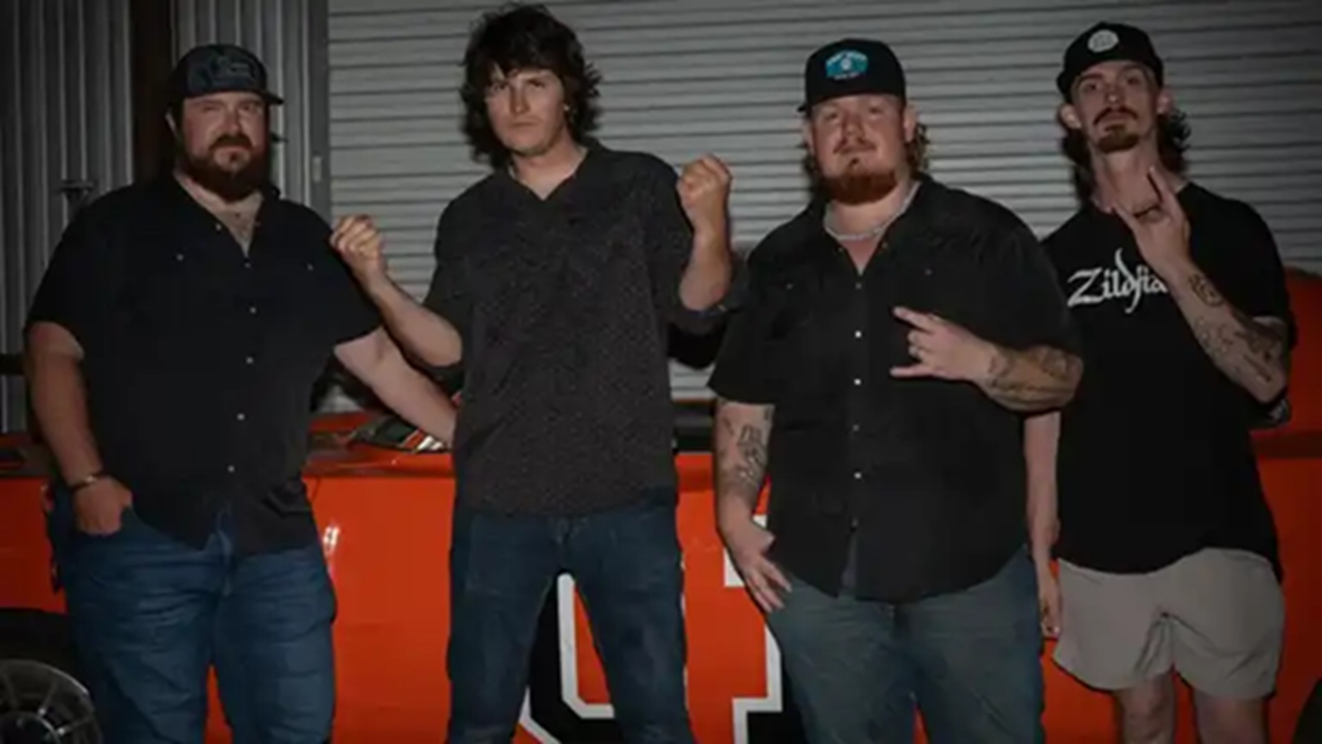 Off The Railz at Happy Cow Bar