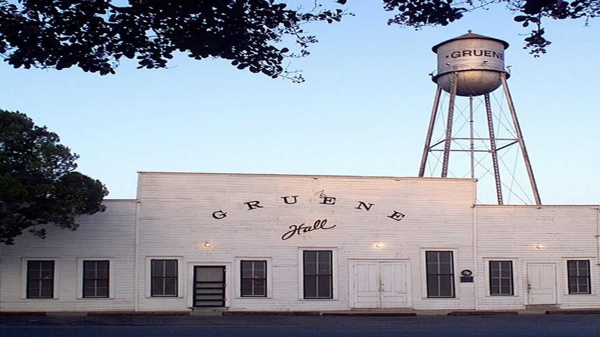 Oscar Ornelous at Gruene Hall