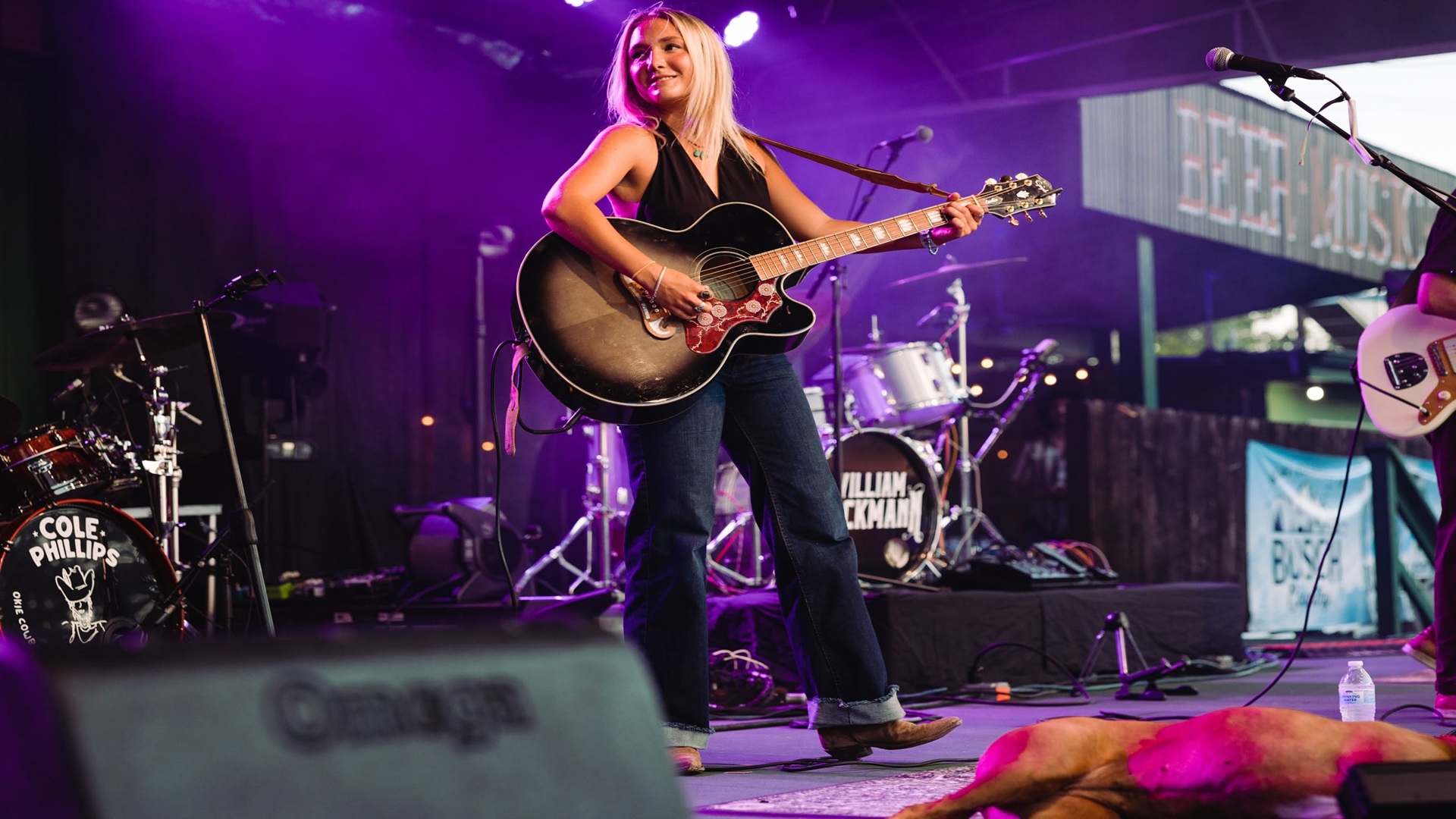 Zoe Allan at Cowboys & Cadillacs