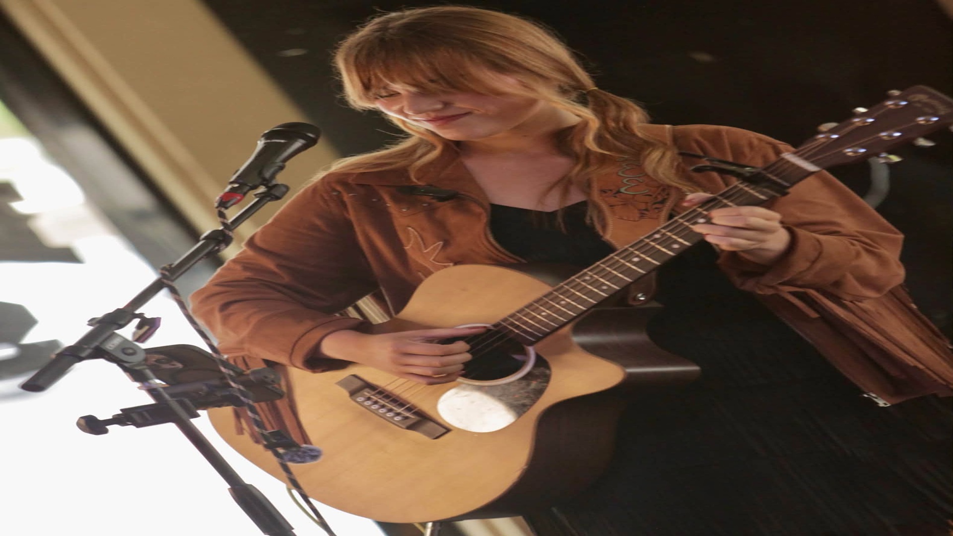 Sunday Afternoon Live with Carlee Scott at The Phoenix Saloon